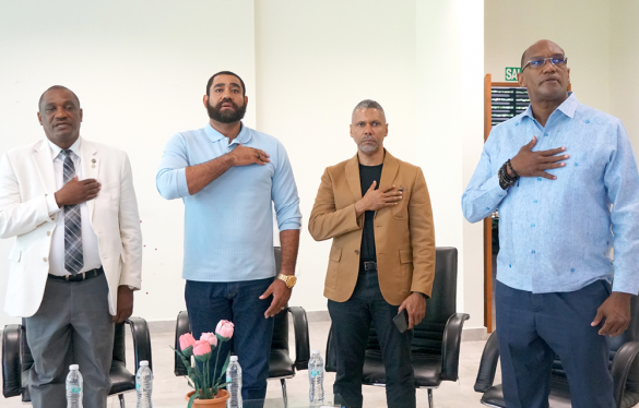 Recinto EMH realiza panel sobre Educación Física y administración escolar – nota 3 – 4
